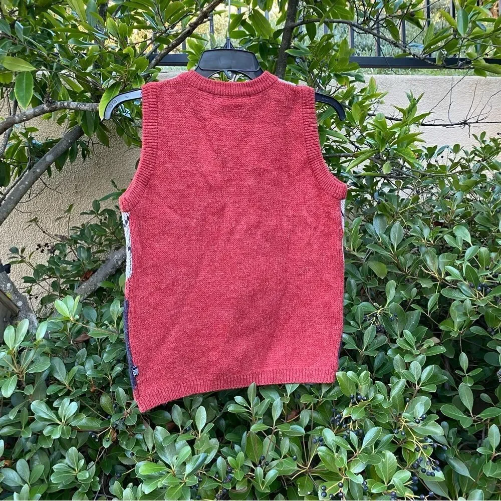 XG Boys Red, Blue & Gray Argyle Patterned Vest. Size Medium. EUC!